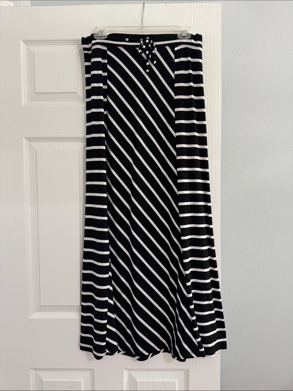 Roz & Ali Black and White Striped Maxi Skirt with Drawstring Waist